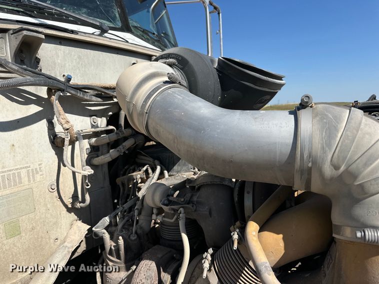 image for item DK6663 2009 Peterbilt  386 semi truck