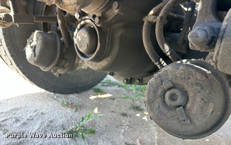 image for item DK6663 2009 Peterbilt  386 semi truck