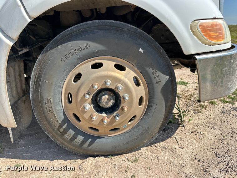 image for item DK6663 2009 Peterbilt  386 semi truck