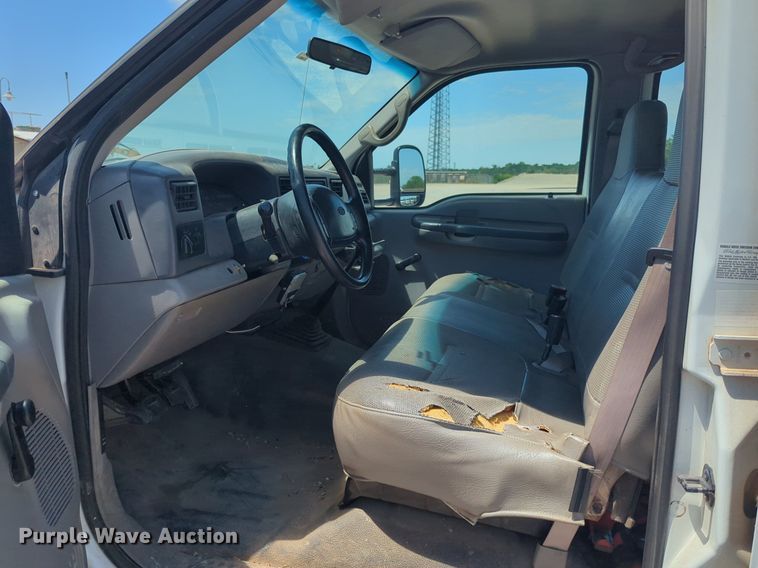 image for item DL1024 2001 Ford F450 Super Duty Crew Cab flatbed truck