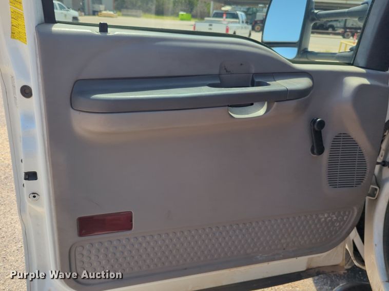 image for item DL1024 2001 Ford F450 Super Duty Crew Cab flatbed truck