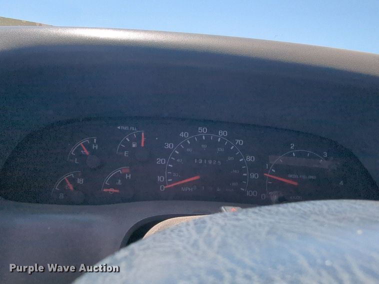 image for item DL1024 2001 Ford F450 Super Duty Crew Cab flatbed truck