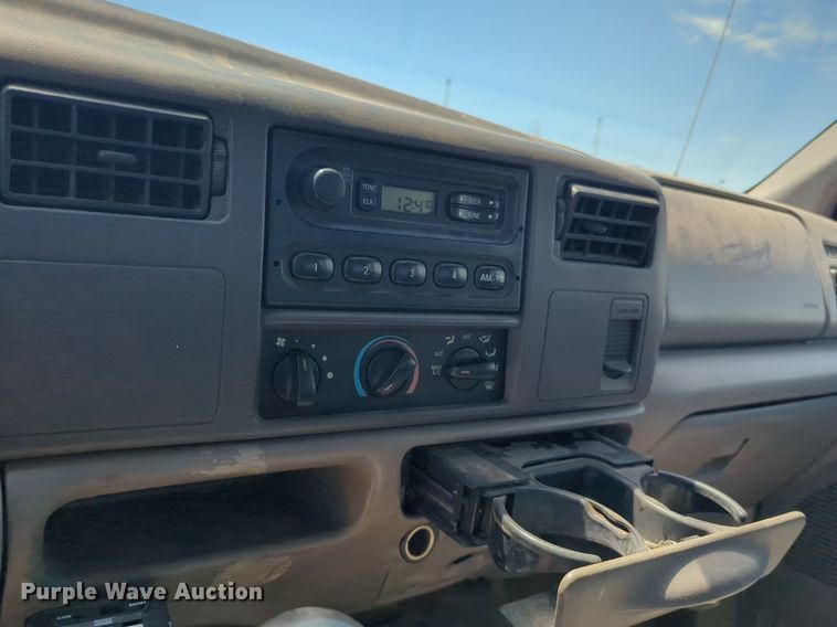 image for item DL1024 2001 Ford F450 Super Duty Crew Cab flatbed truck