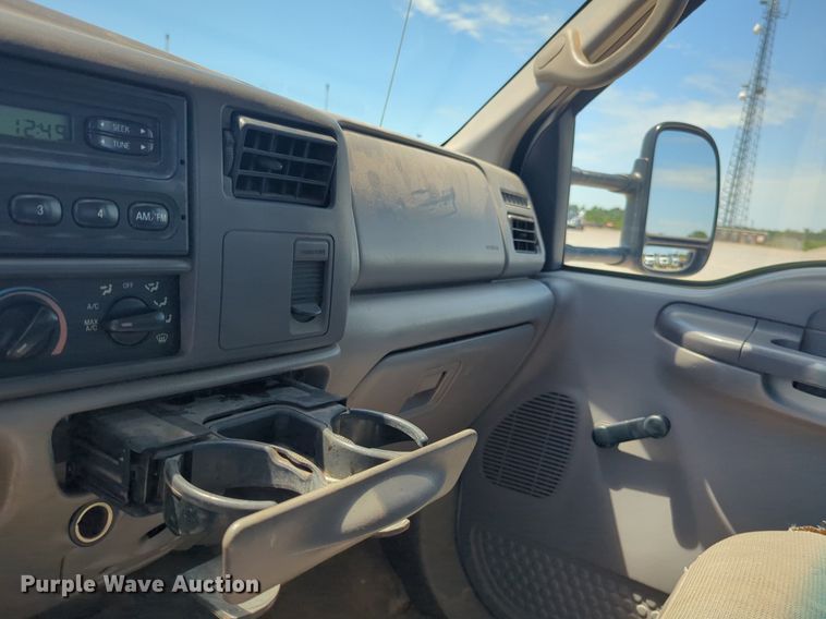 image for item DL1024 2001 Ford F450 Super Duty Crew Cab flatbed truck