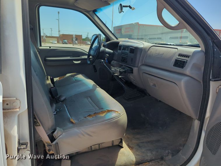 image for item DL1024 2001 Ford F450 Super Duty Crew Cab flatbed truck