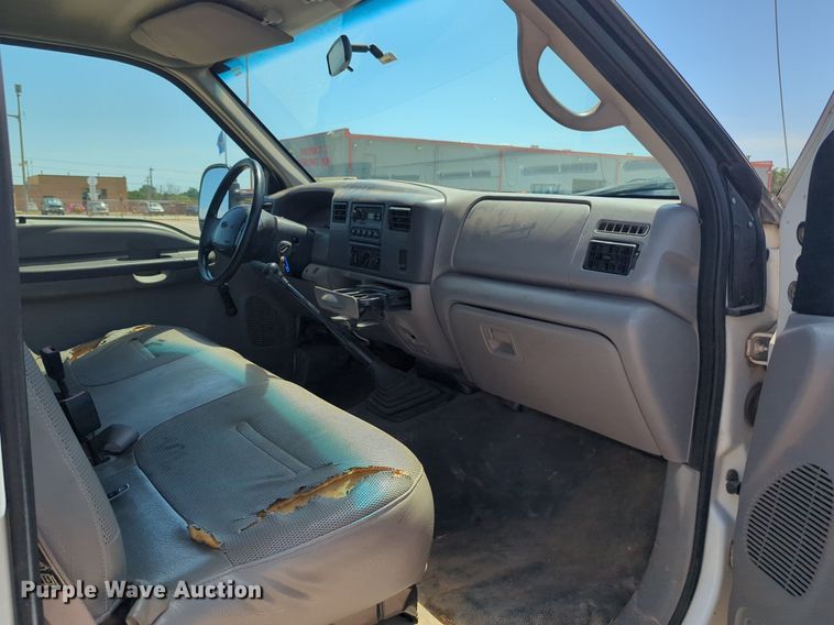 image for item DL1024 2001 Ford F450 Super Duty Crew Cab flatbed truck