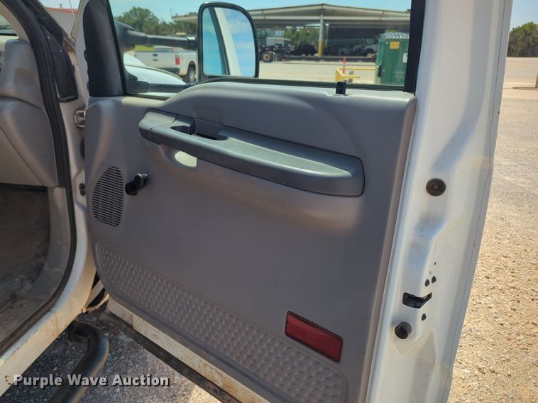 image for item DL1024 2001 Ford F450 Super Duty Crew Cab flatbed truck