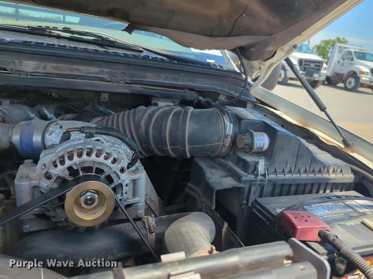 image for item DL1024 2001 Ford F450 Super Duty Crew Cab flatbed truck