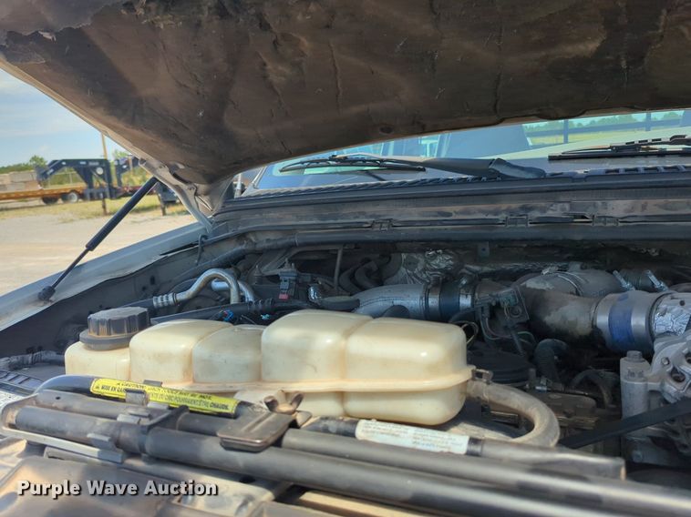 image for item DL1024 2001 Ford F450 Super Duty Crew Cab flatbed truck