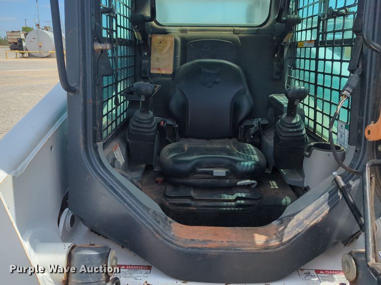 image for item DL1025 2017 Bobcat T870 tracked skid steer loader