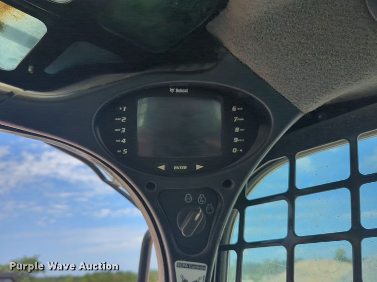 image for item DL1025 2017 Bobcat T870 tracked skid steer loader