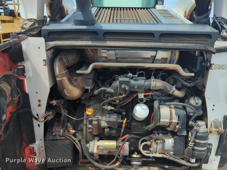 image for item DL1025 2017 Bobcat T870 tracked skid steer loader