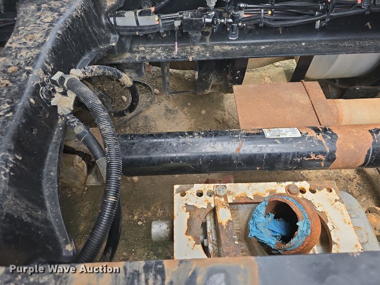 image for item DM1692 2013 Kenworth T680 semi truck