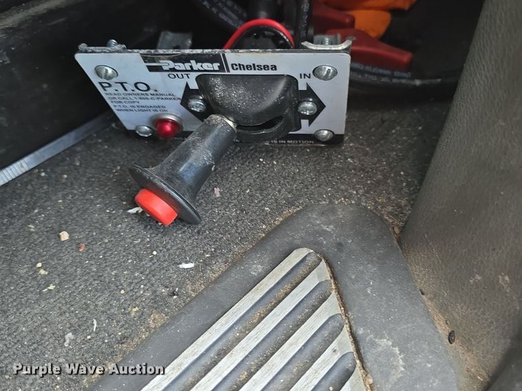 image for item DM1692 2013 Kenworth T680 semi truck