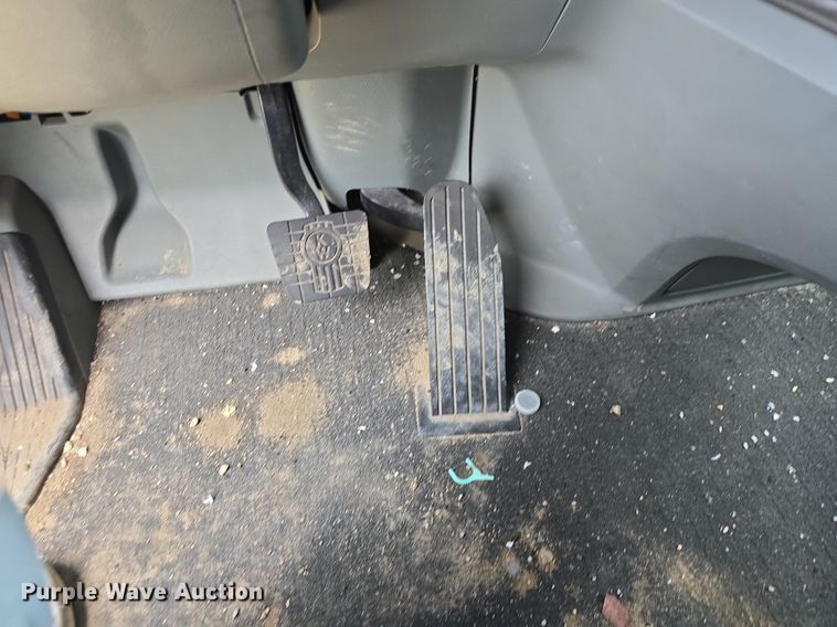 image for item DM1692 2013 Kenworth T680 semi truck