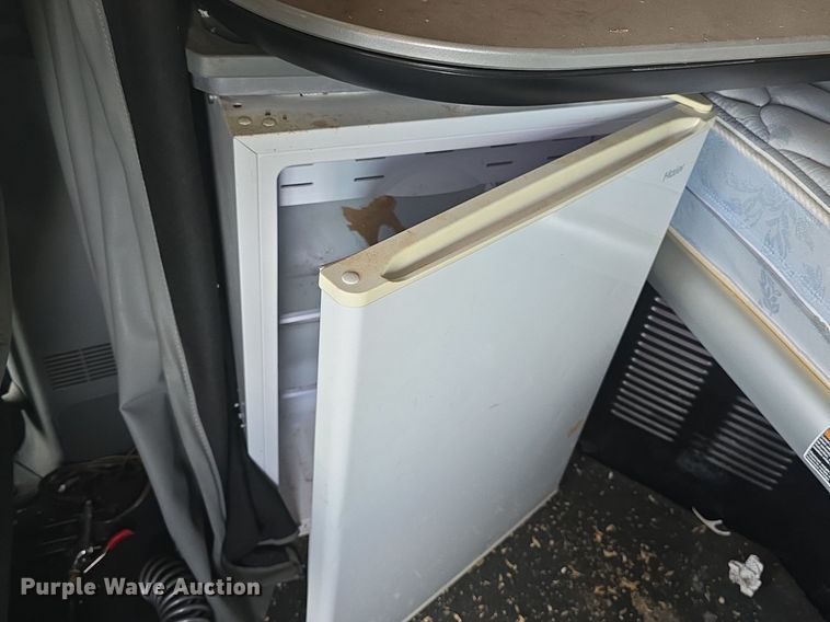 image for item DM1692 2013 Kenworth T680 semi truck