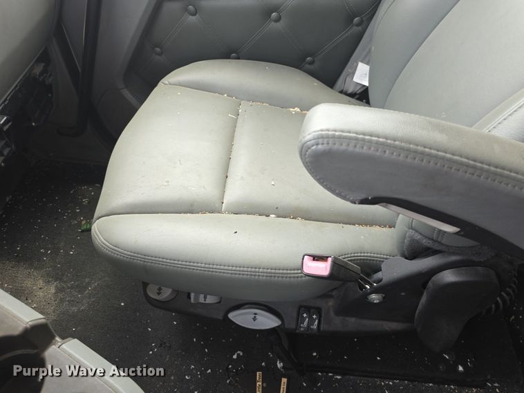 image for item DM1692 2013 Kenworth T680 semi truck