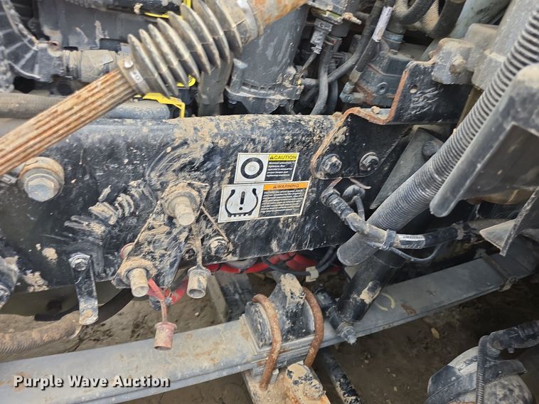 image for item DM1692 2013 Kenworth T680 semi truck