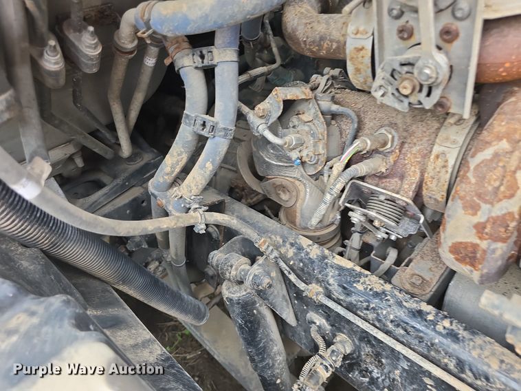 image for item DM1692 2013 Kenworth T680 semi truck