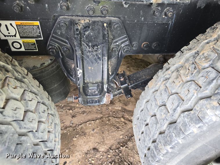 image for item DM1692 2013 Kenworth T680 semi truck