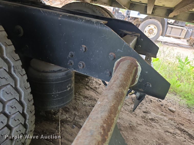 image for item DM1692 2013 Kenworth T680 semi truck