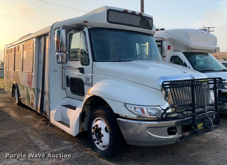image for item DM1759 2009 International Champion 3200 VT365 shuttle bus