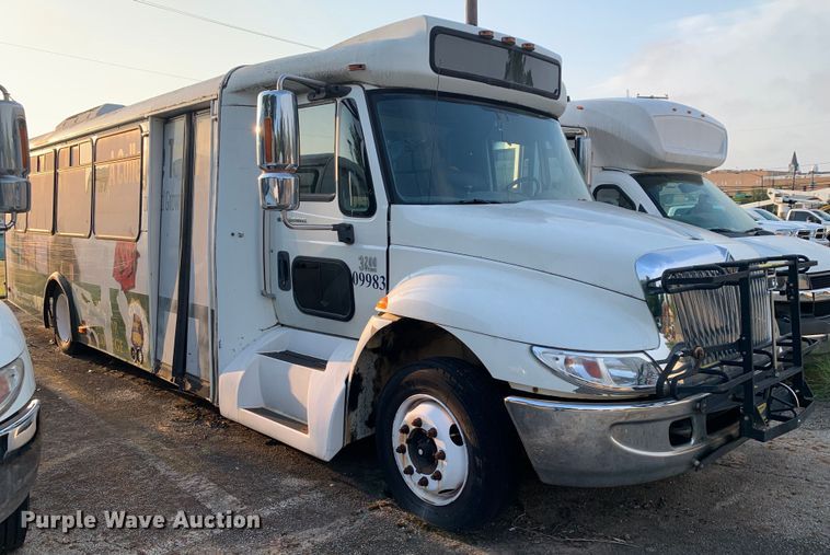 image for item DM1759 2009 International Champion 3200 VT365 shuttle bus