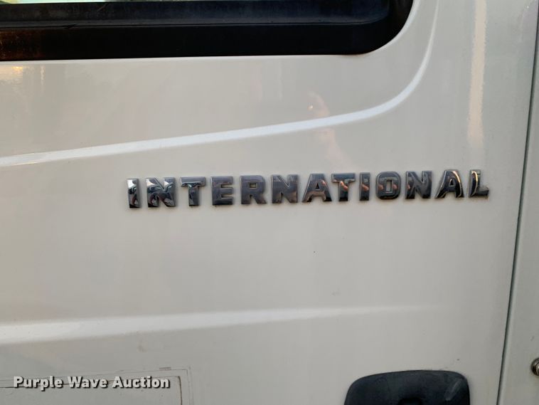 image for item DM1759 2009 International Champion 3200 VT365 shuttle bus