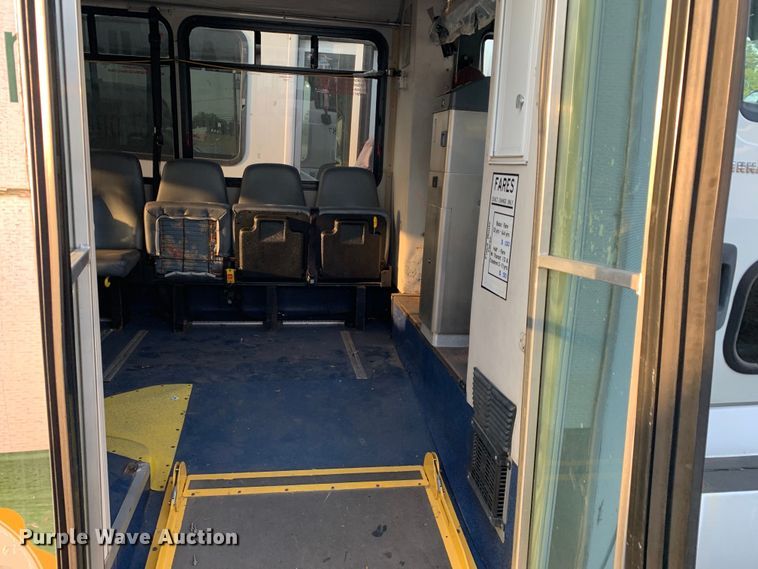 image for item DM1759 2009 International Champion 3200 VT365 shuttle bus