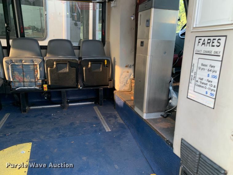 image for item DM1759 2009 International Champion 3200 VT365 shuttle bus