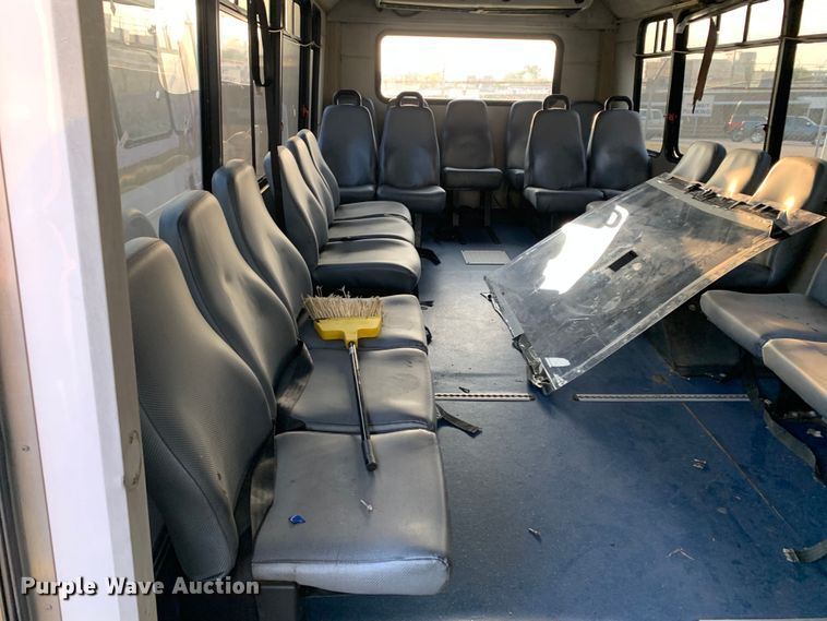 image for item DM1759 2009 International Champion 3200 VT365 shuttle bus