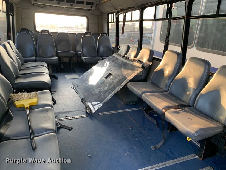 image for item DM1759 2009 International Champion 3200 VT365 shuttle bus