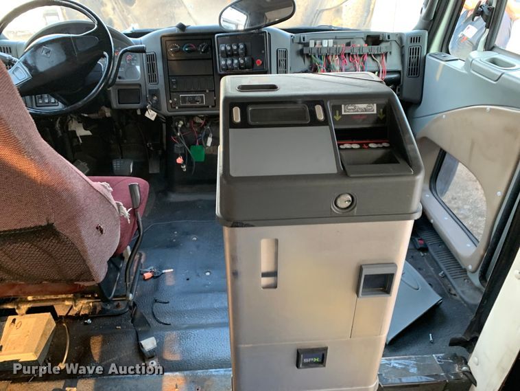 image for item DM1759 2009 International Champion 3200 VT365 shuttle bus