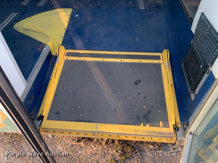 image for item DM1759 2009 International Champion 3200 VT365 shuttle bus