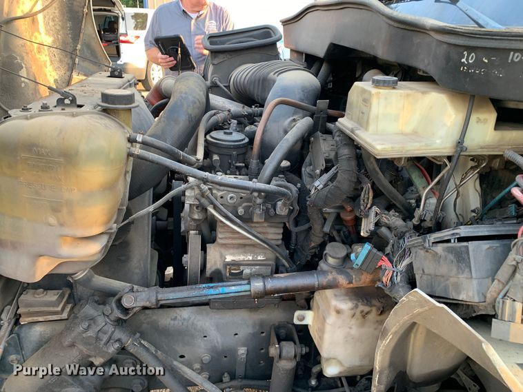 image for item DM1759 2009 International Champion 3200 VT365 shuttle bus