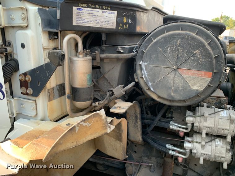 image for item DM1759 2009 International Champion 3200 VT365 shuttle bus