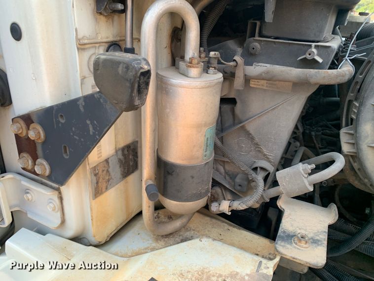 image for item DM1759 2009 International Champion 3200 VT365 shuttle bus