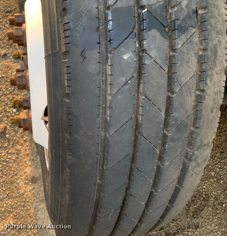 image for item DM1759 2009 International Champion 3200 VT365 shuttle bus