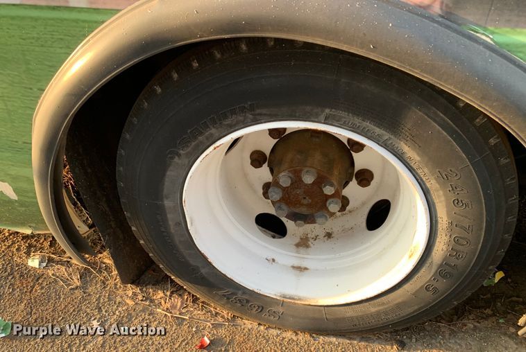 image for item DM1759 2009 International Champion 3200 VT365 shuttle bus