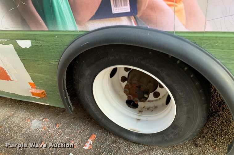 image for item DM1759 2009 International Champion 3200 VT365 shuttle bus