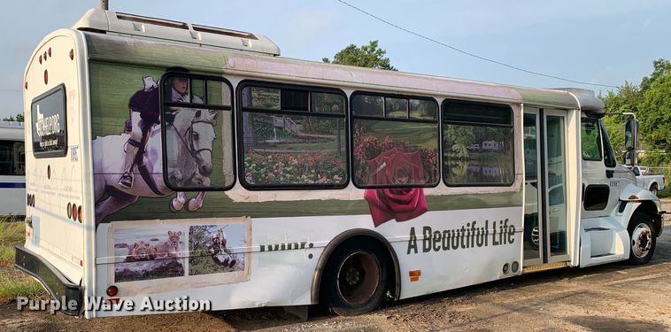 image for item DM1760 2011 International General Coach shuttle bus