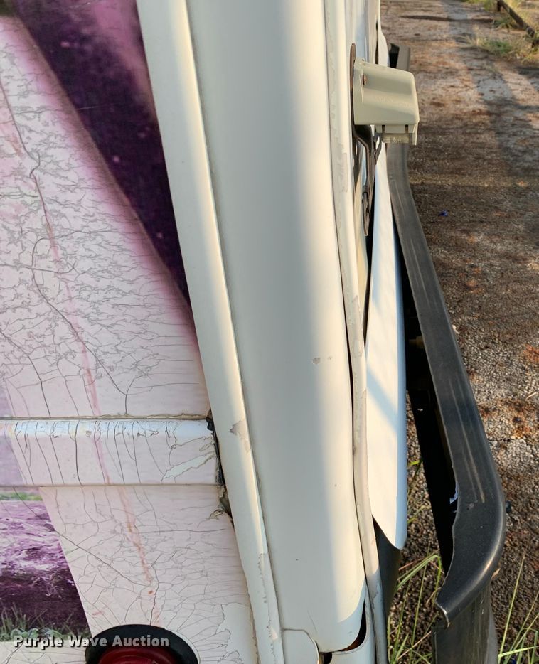 image for item DM1760 2011 International General Coach shuttle bus