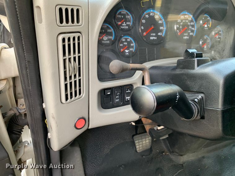 image for item DM1760 2011 International General Coach shuttle bus