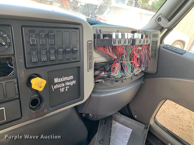 image for item DM1760 2011 International General Coach shuttle bus