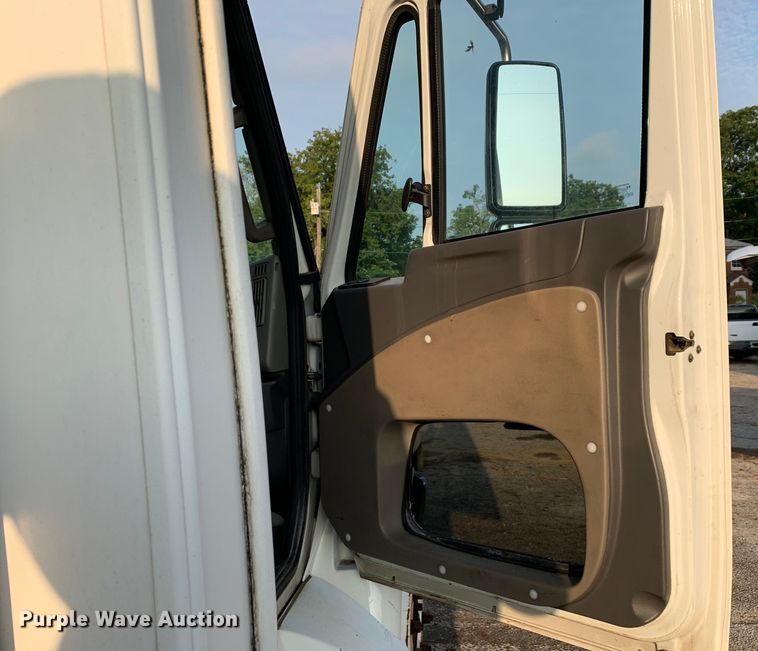 image for item DM1760 2011 International General Coach shuttle bus