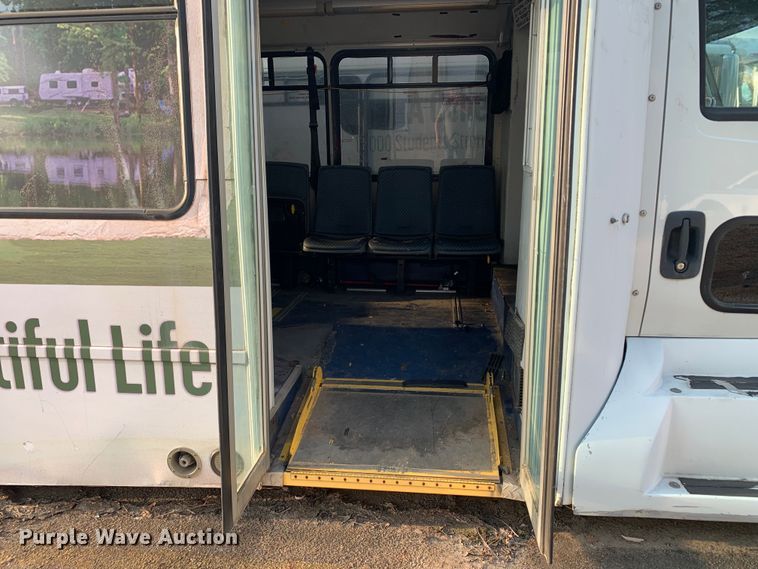 image for item DM1760 2011 International General Coach shuttle bus