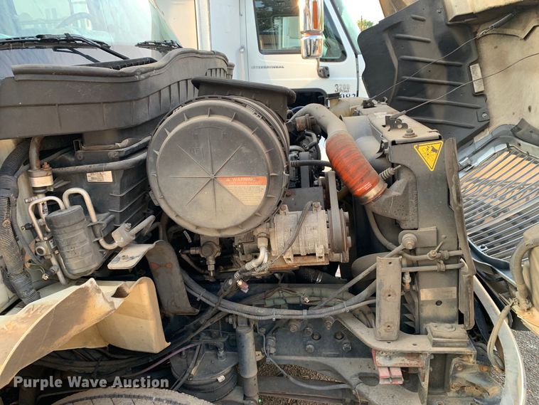 image for item DM1760 2011 International General Coach shuttle bus