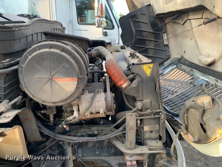 image for item DM1760 2011 International General Coach shuttle bus