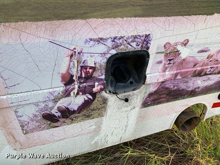 image for item DM1760 2011 International General Coach shuttle bus