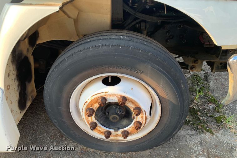 image for item DM1760 2011 International General Coach shuttle bus